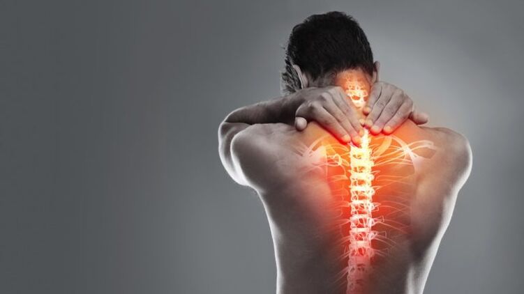 Neuralgia causes pain in the shoulder blade area
